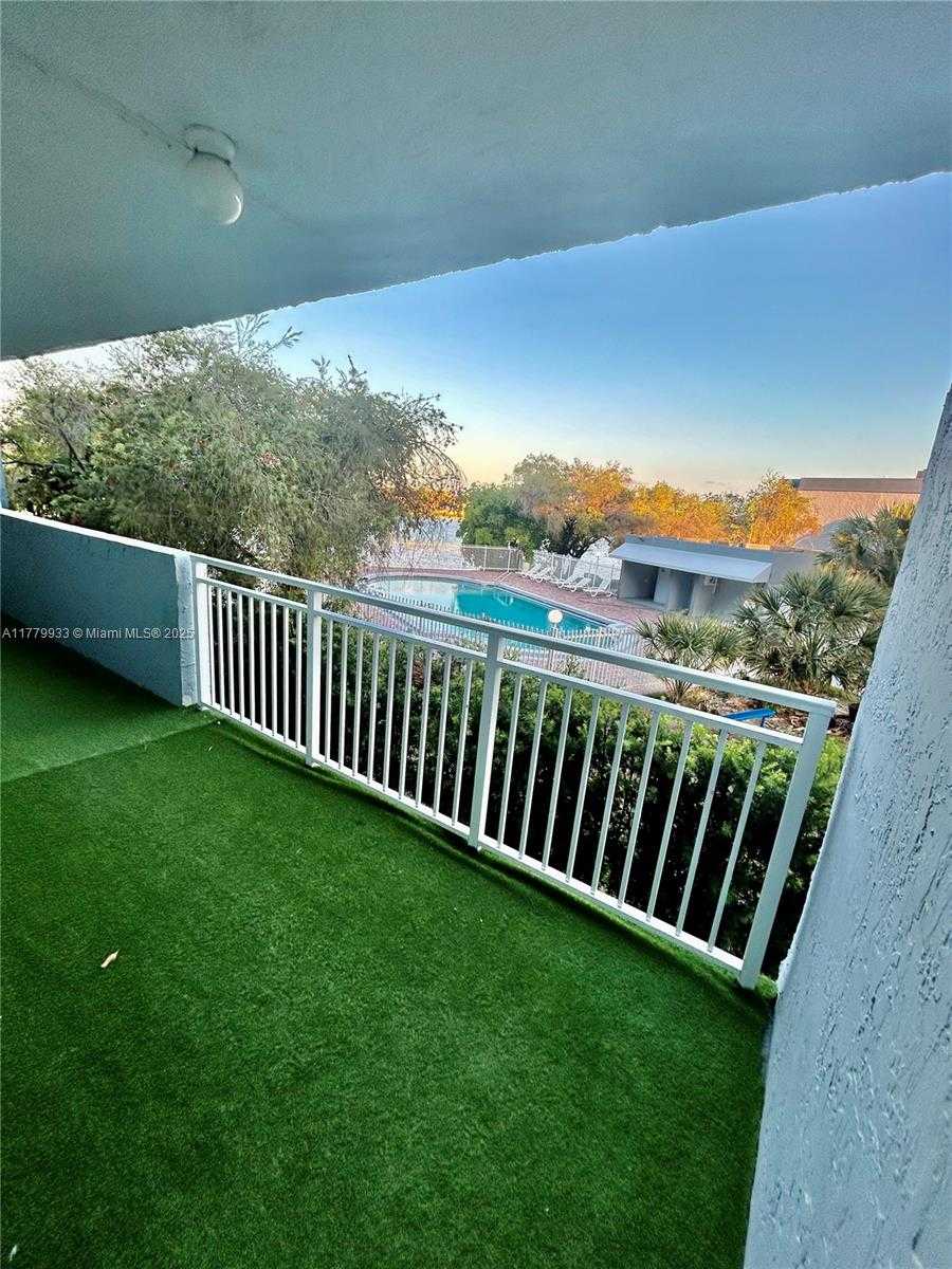 Small Image of 9375 FONTAINEBLEAU BLVD #L217, Miami Number 22