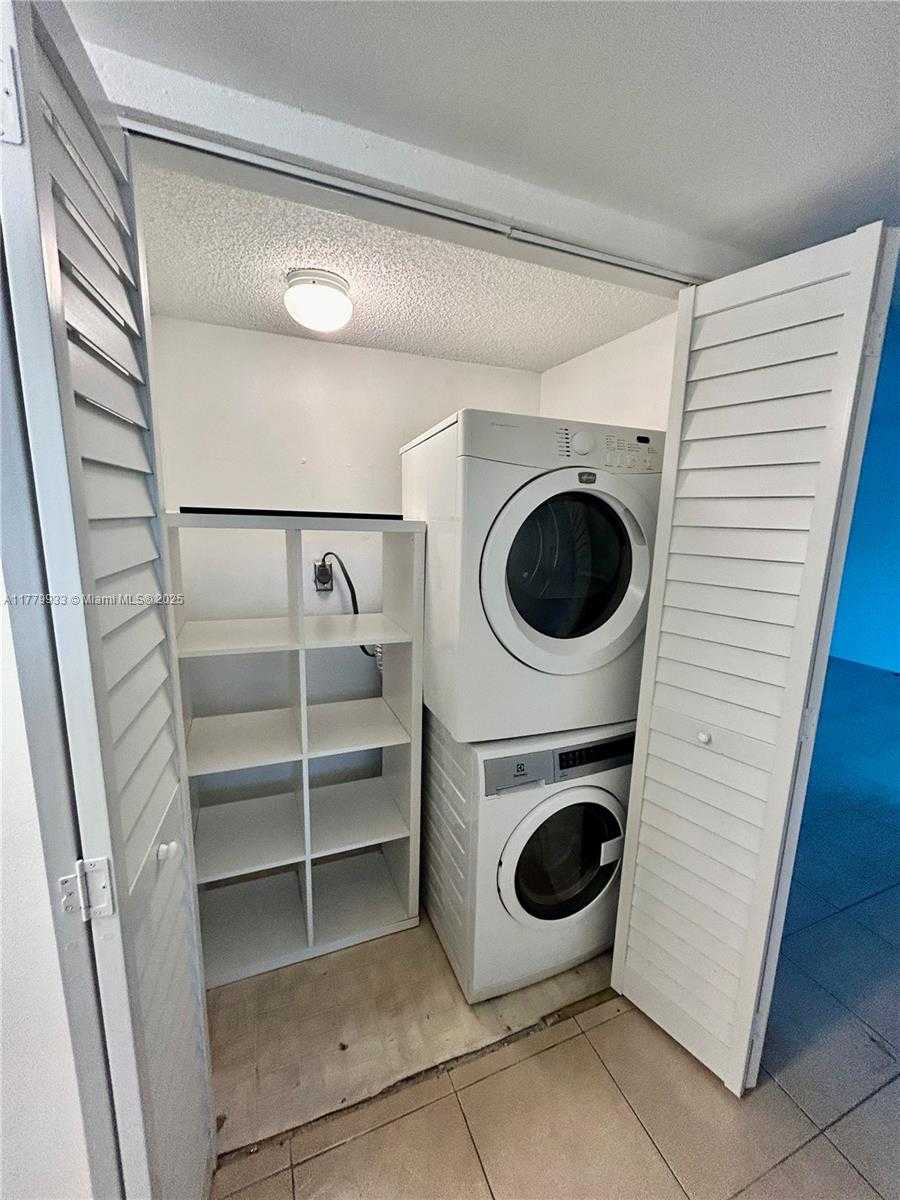 Small Image of 9375 FONTAINEBLEAU BLVD #L217, Miami Number 23