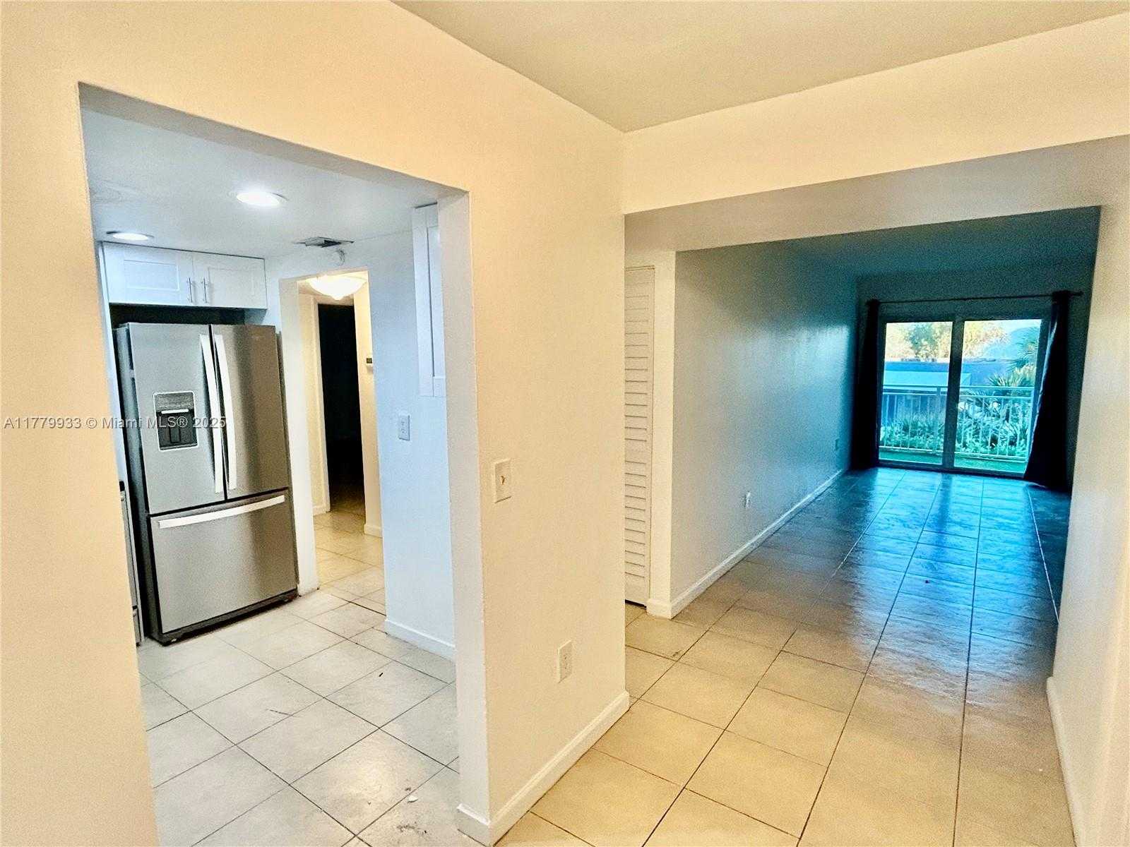 Small Image of 9375 FONTAINEBLEAU BLVD #L217, Miami Number 4