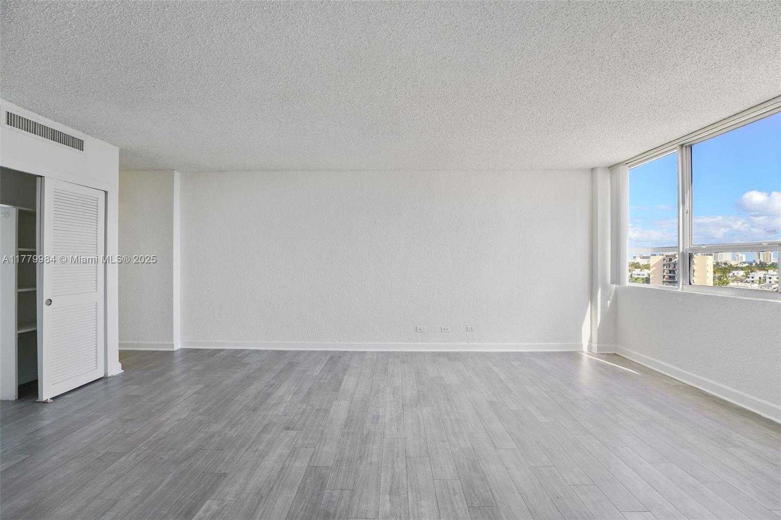 Small Image of 1500 BAY RD #S-1476, Miami Beach Number 11