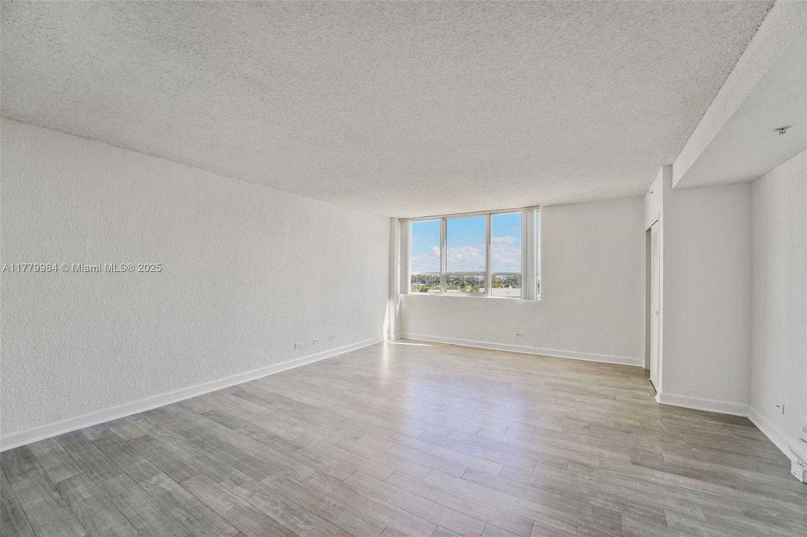 Small Image of 1500 BAY RD #S-1476, Miami Beach Number 12
