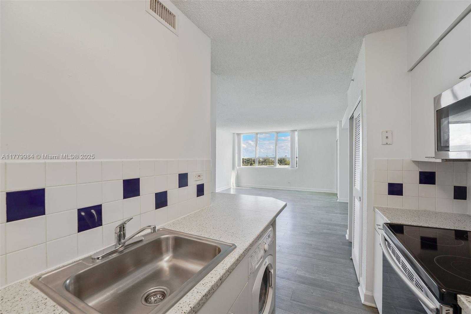 Small Image of 1500 BAY RD #S-1476, Miami Beach Number 13