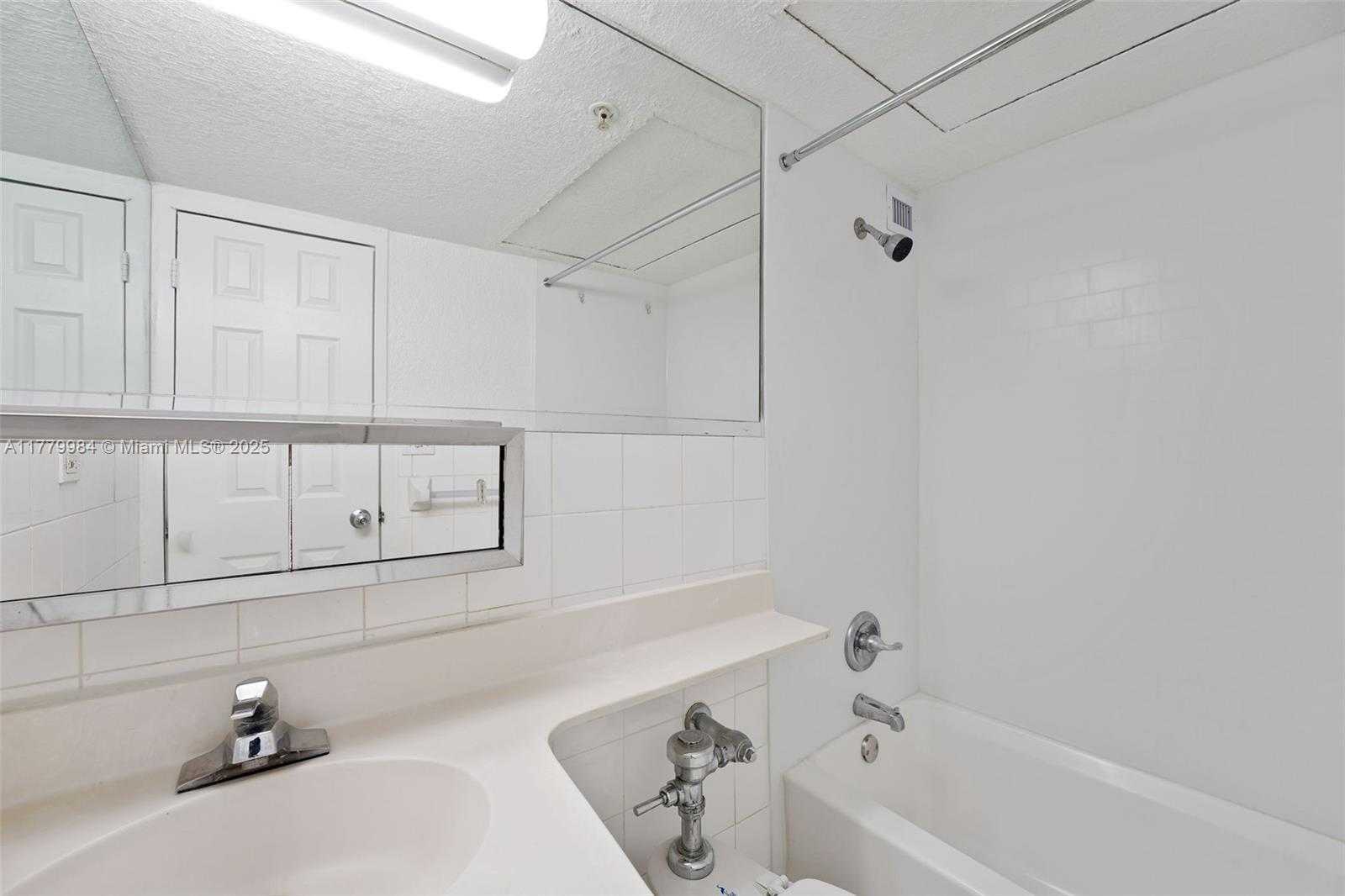 Small Image of 1500 BAY RD #S-1476, Miami Beach Number 16