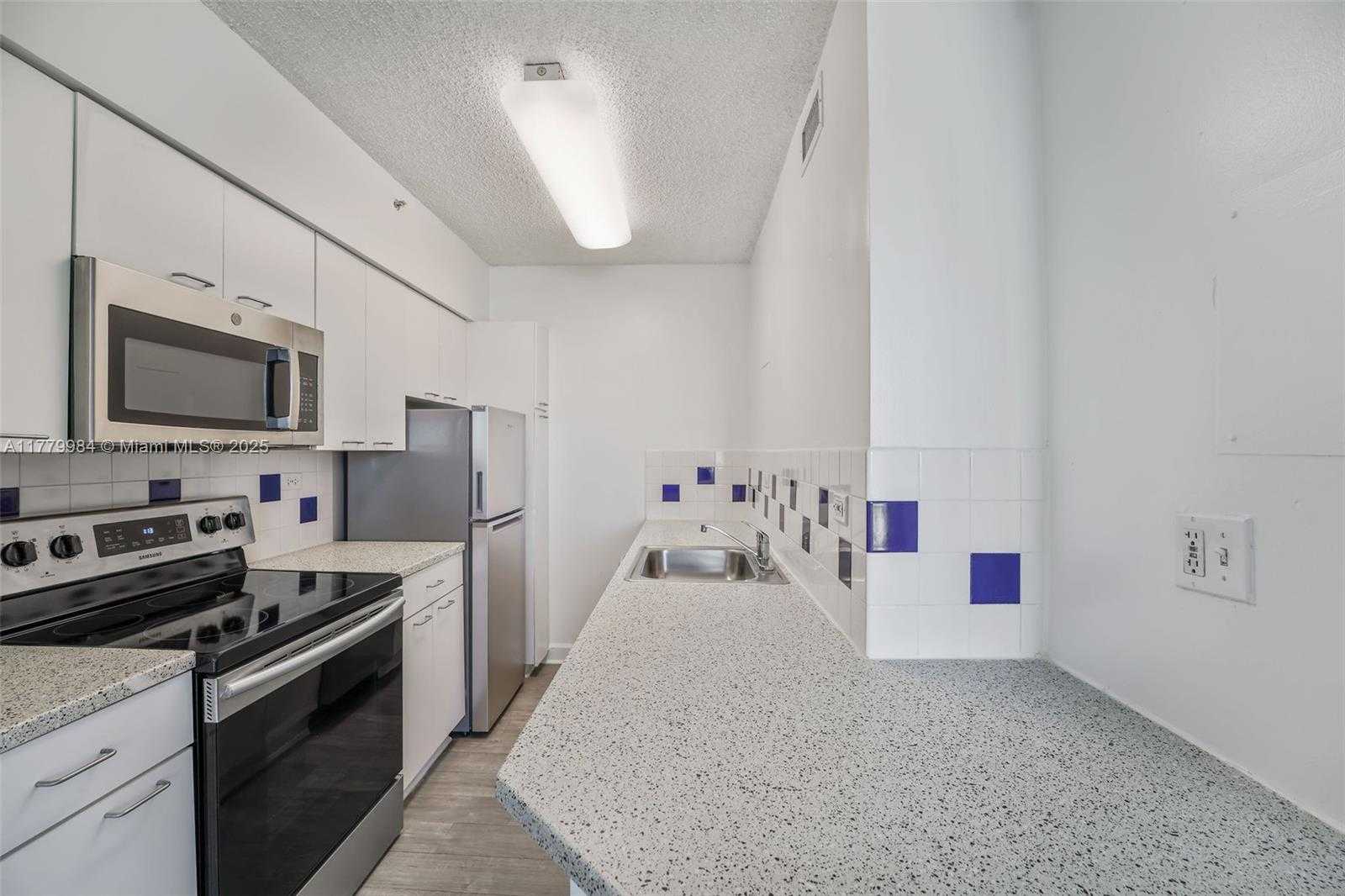 Small Image of 1500 BAY RD #S-1476, Miami Beach Number 5