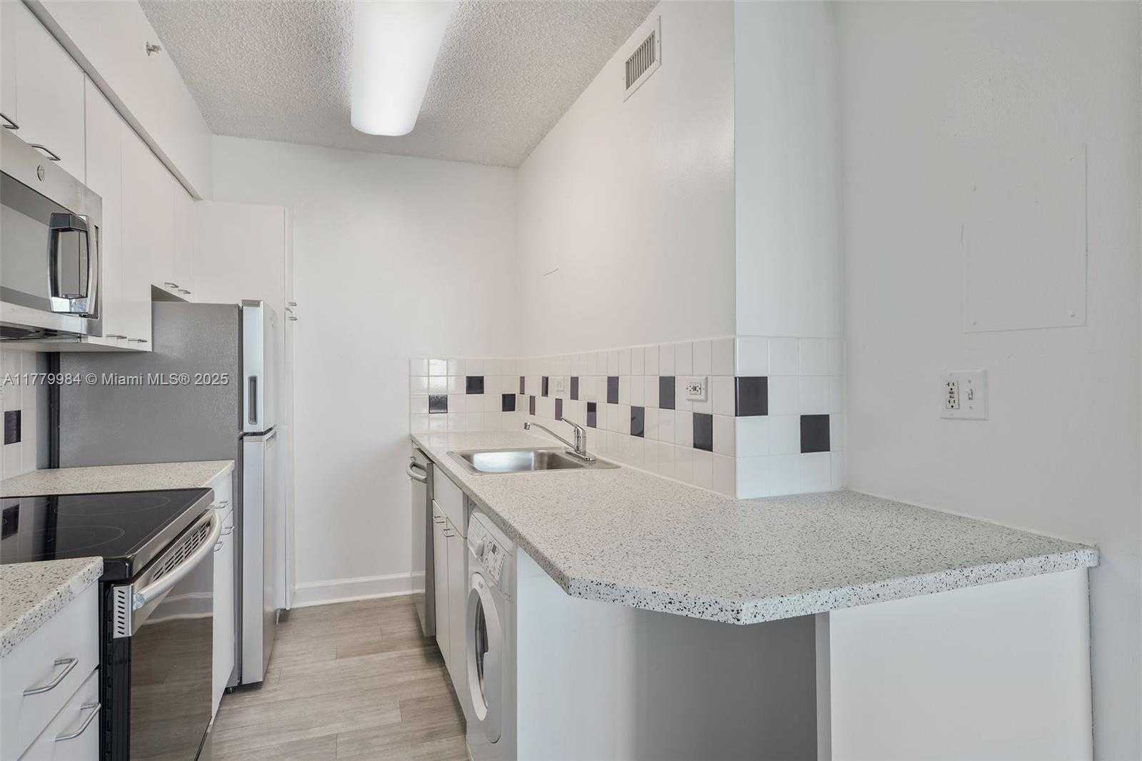 Small Image of 1500 BAY RD #S-1476, Miami Beach Number 6