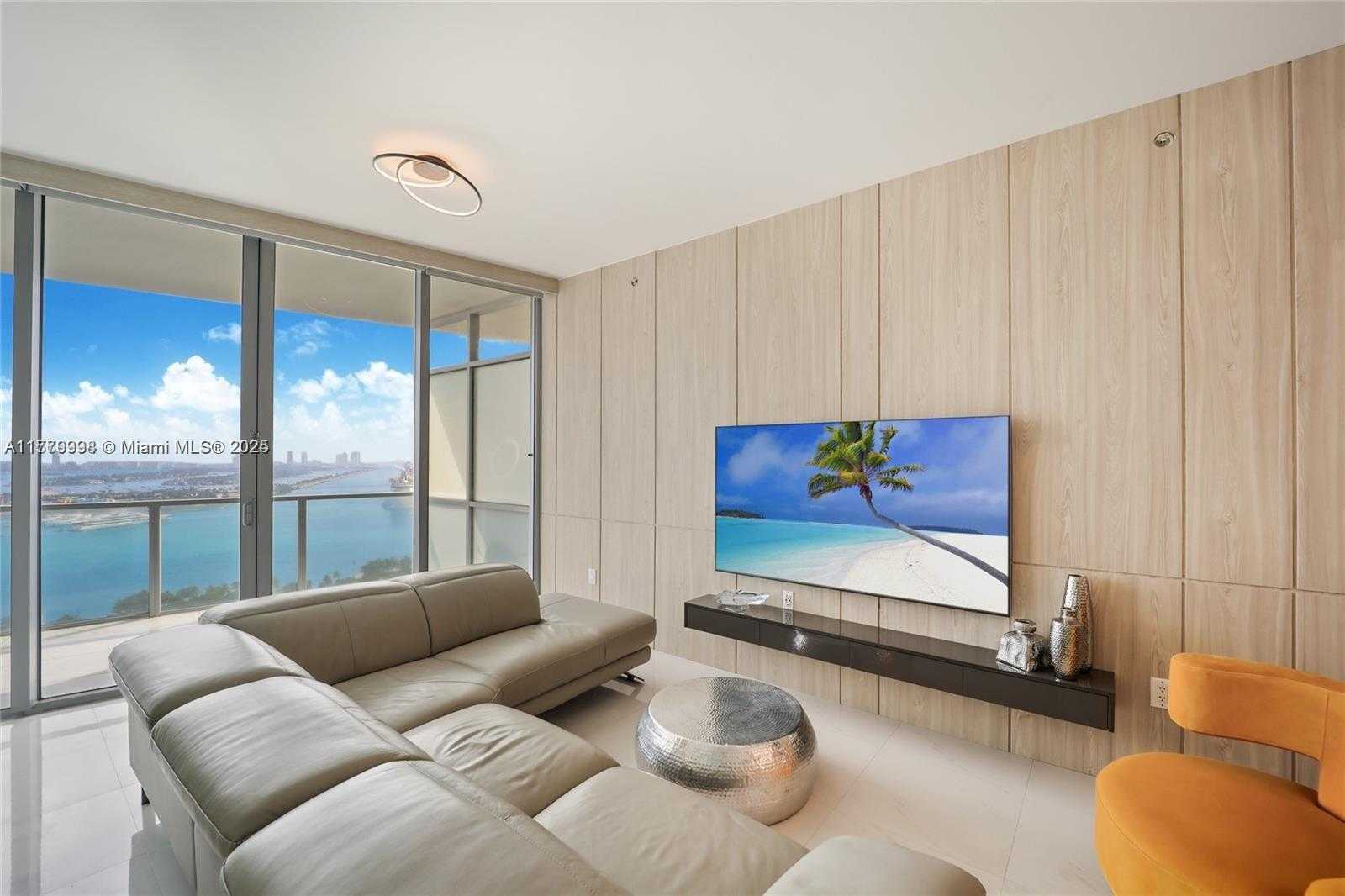 Small Image of 1100 BISCAYNE BLVD #3004, Miami Number 4