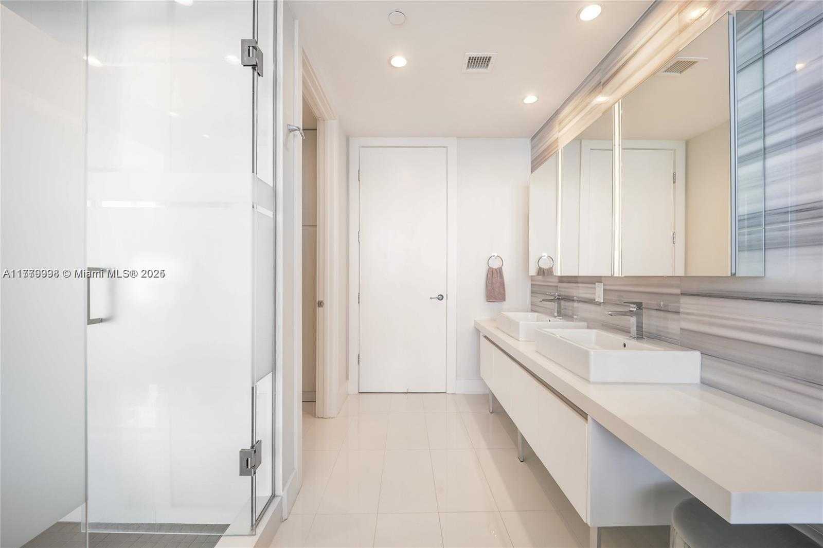 Small Image of 1100 BISCAYNE BLVD #3004, Miami Number 8