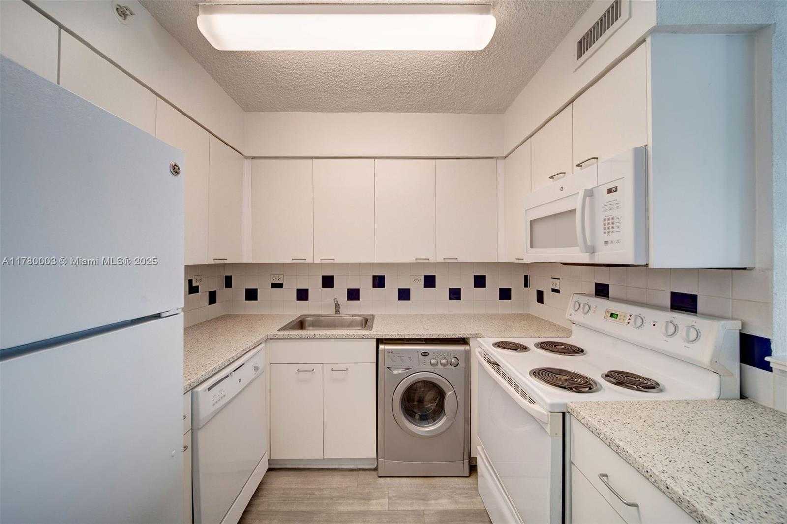 Small Image of 1500 BAY RD #S-0354, Miami Beach Number 7