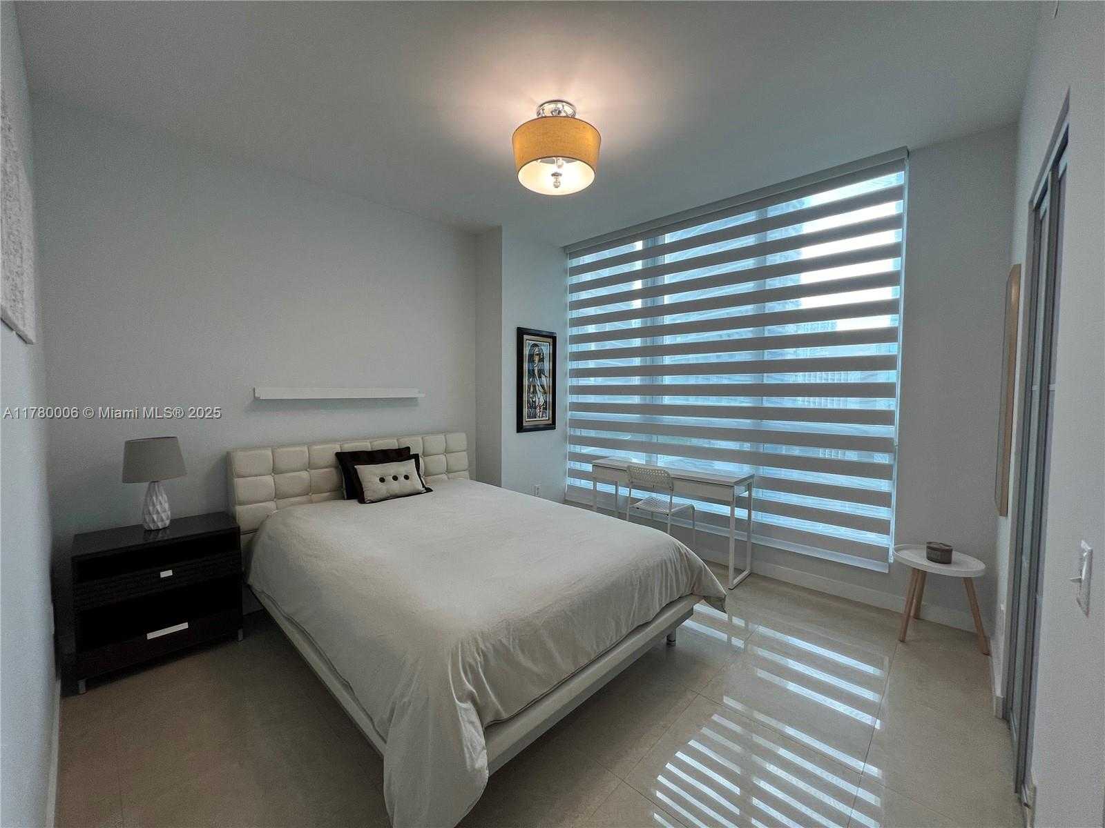 Small Image of 300 SOUTH BISCAYNE BLVD #1701, Miami Number 10