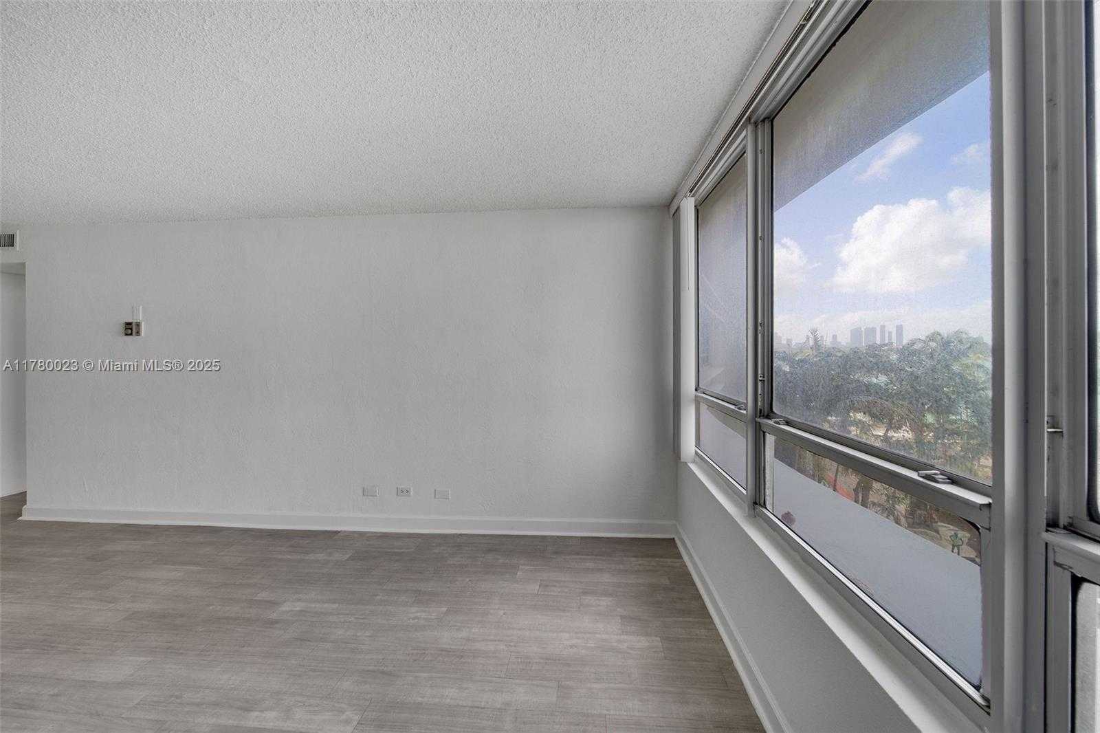Small Image of 1500 BAY RD #S-0650, Miami Beach Number 11