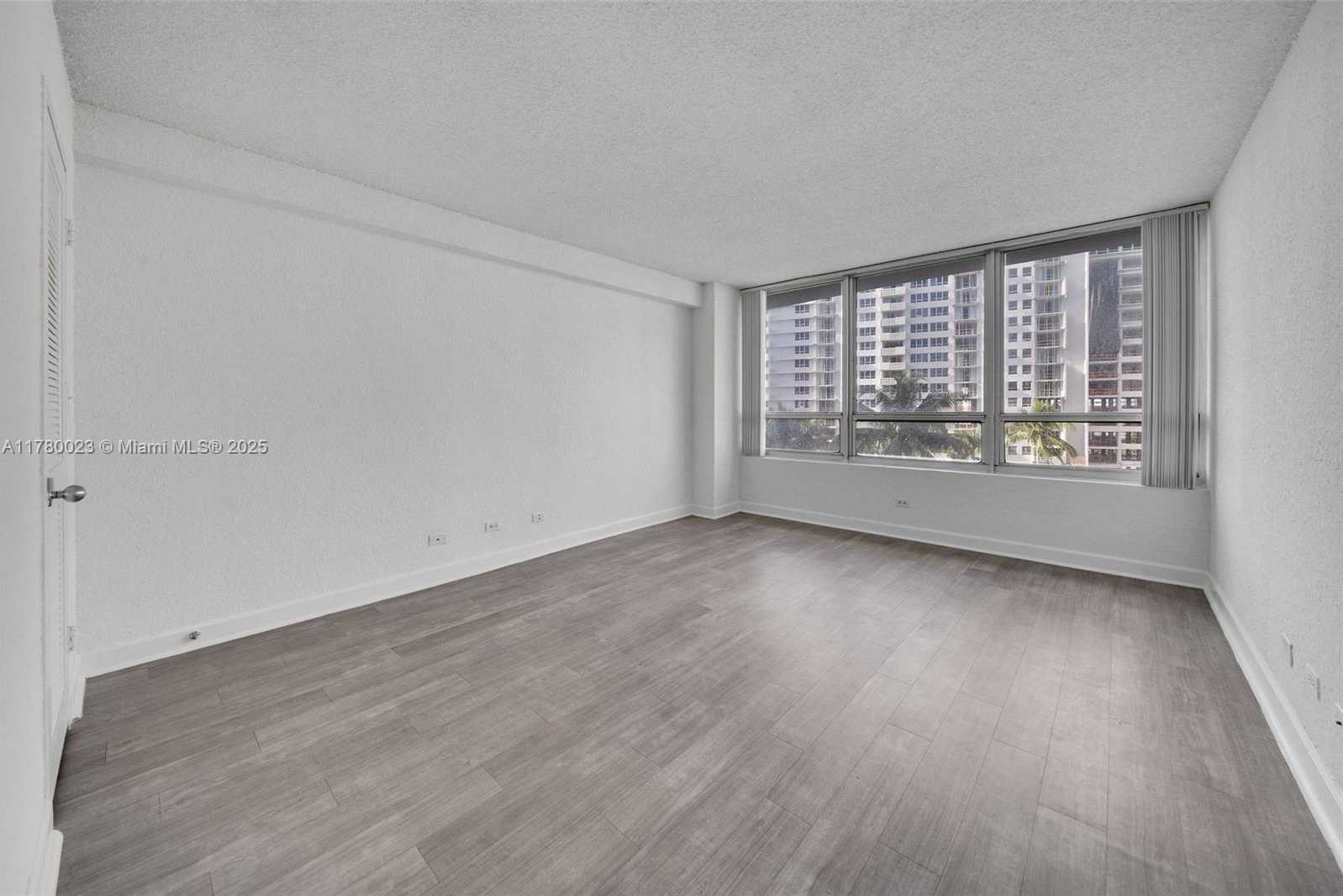 Small Image of 1500 BAY RD #S-0650, Miami Beach Number 12
