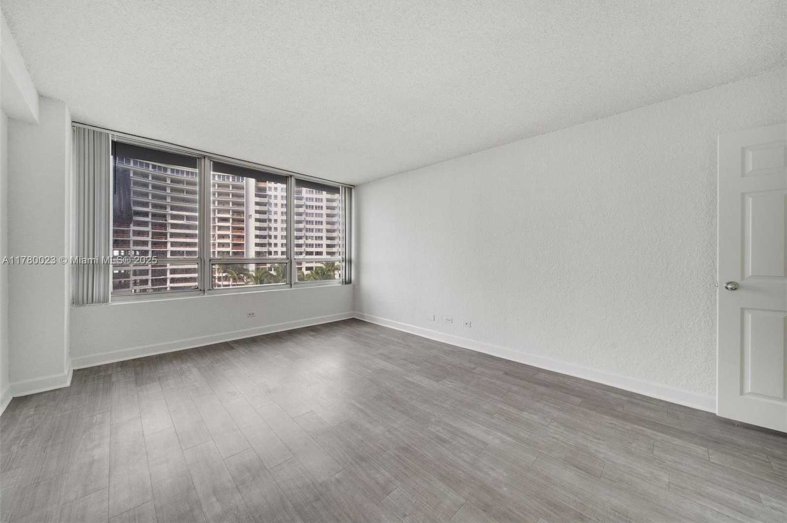 Small Image of 1500 BAY RD #S-0650, Miami Beach Number 14