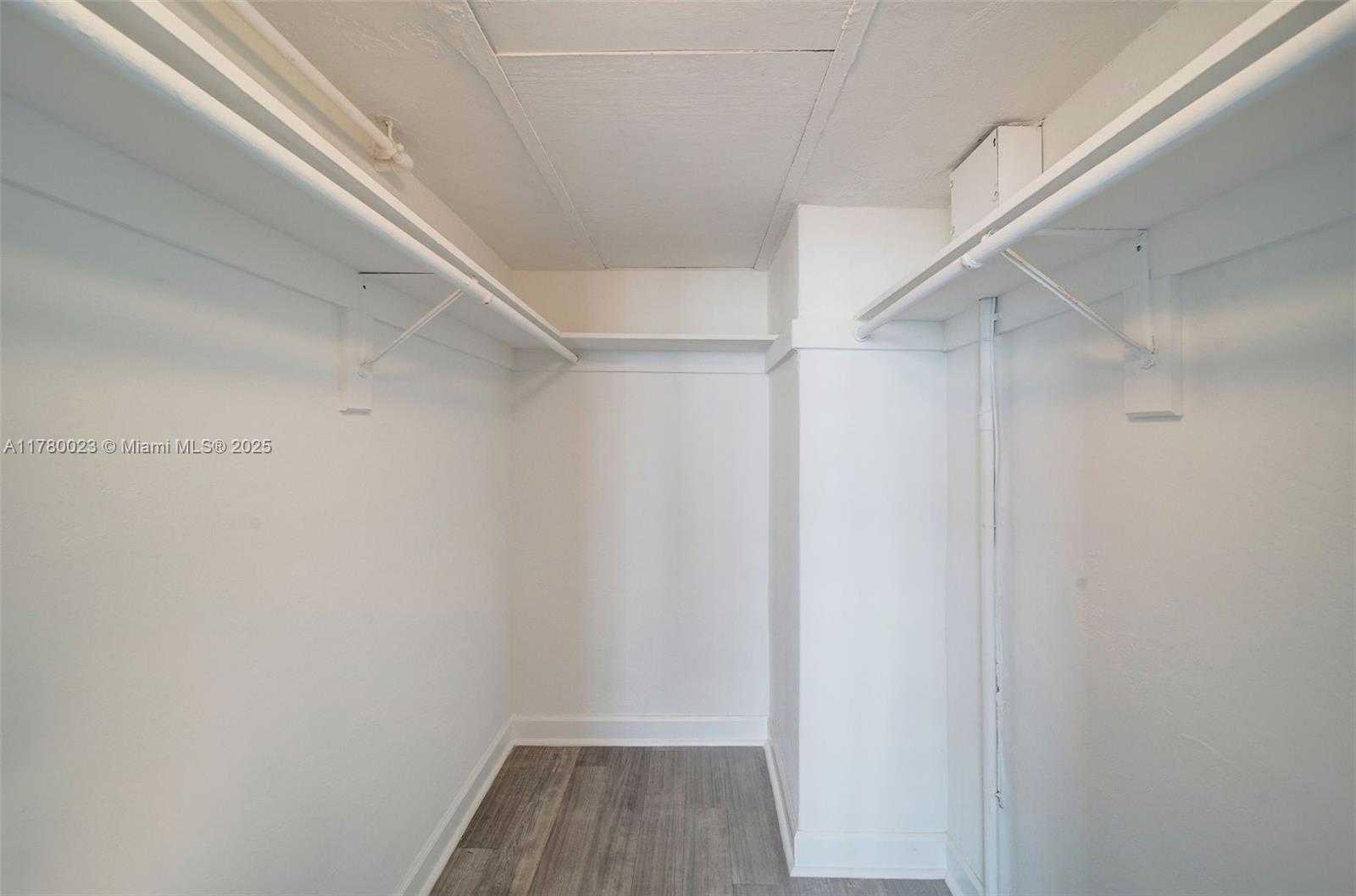 Small Image of 1500 BAY RD #S-0650, Miami Beach Number 17