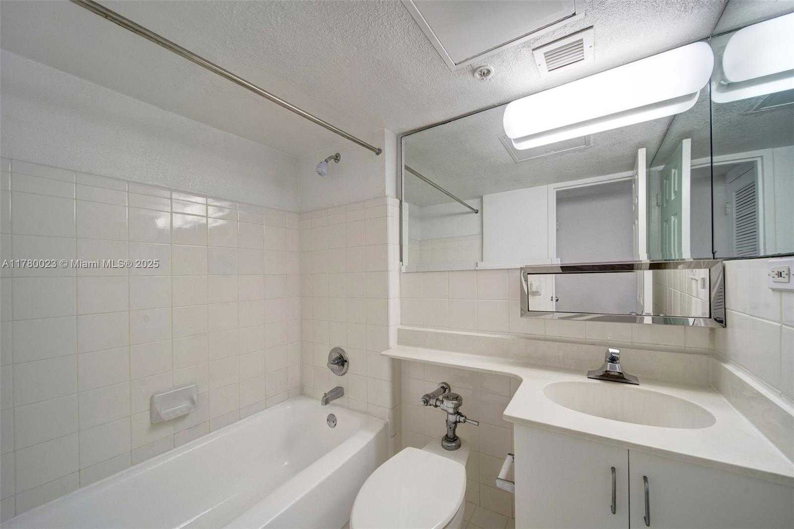 Small Image of 1500 BAY RD #S-0650, Miami Beach Number 19