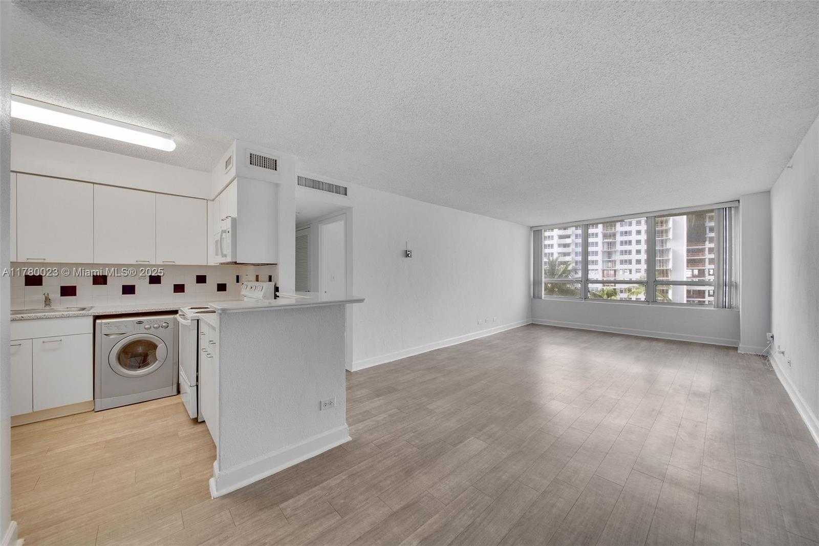 Small Image of 1500 BAY RD #S-0650, Miami Beach Number 5