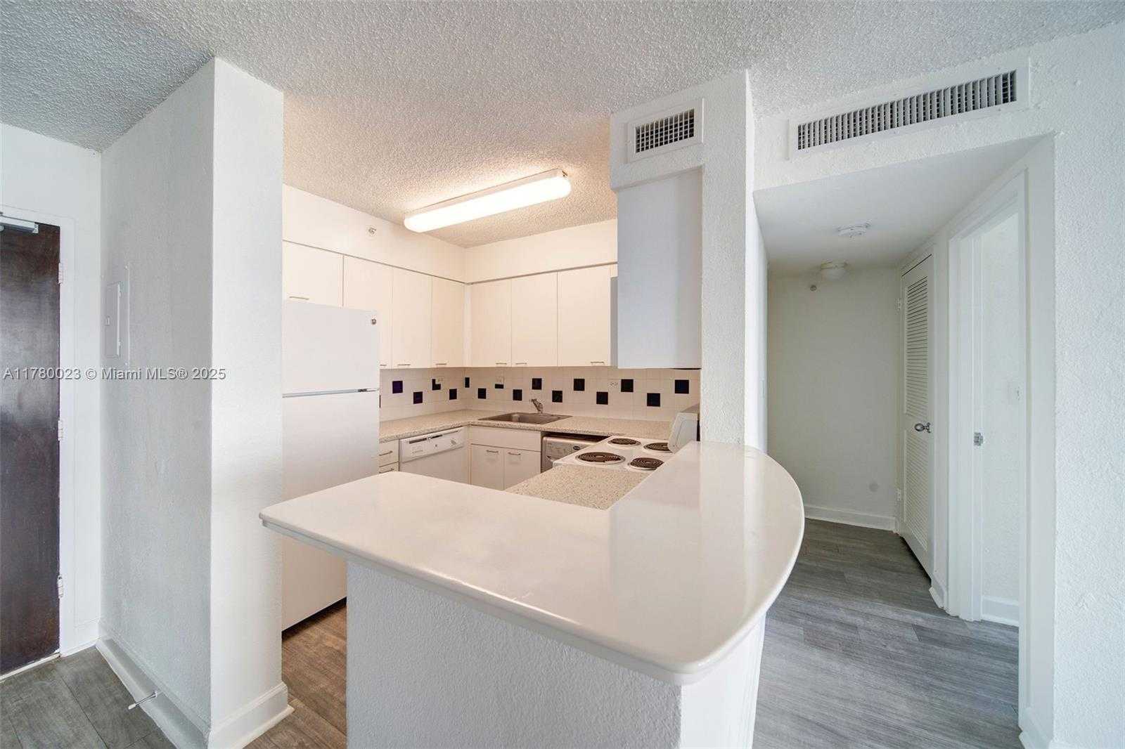 Small Image of 1500 BAY RD #S-0650, Miami Beach Number 6