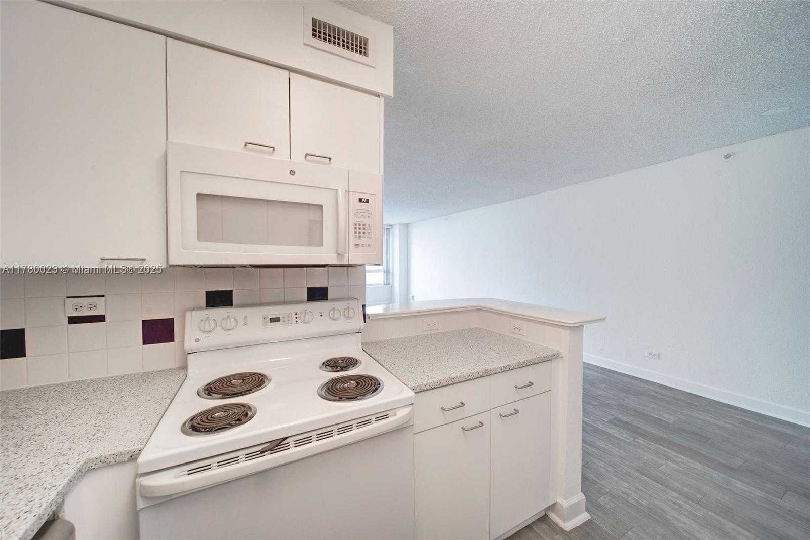 Small Image of 1500 BAY RD #S-0650, Miami Beach Number 8