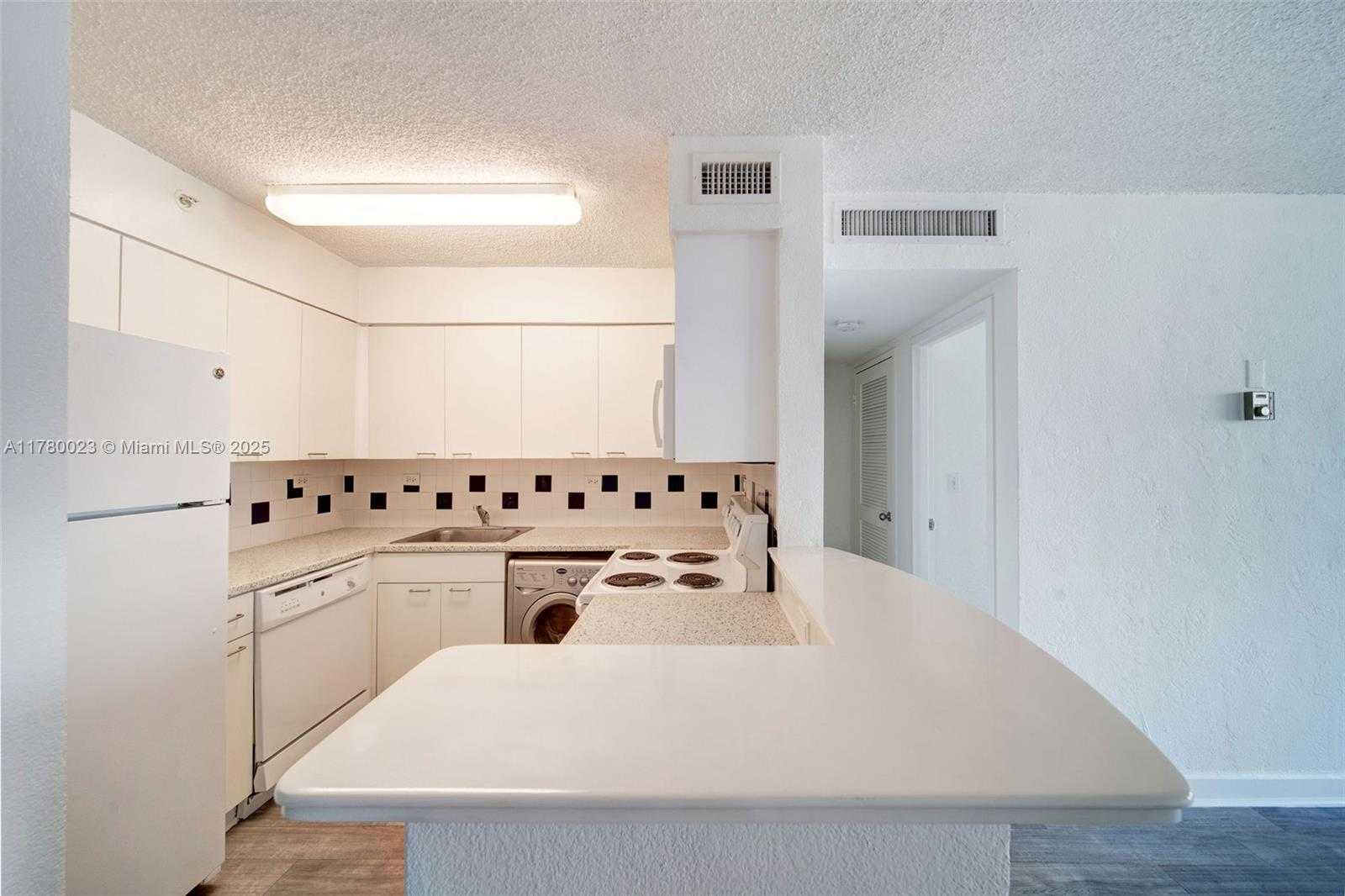 Small Image of 1500 BAY RD #S-0650, Miami Beach Number 9