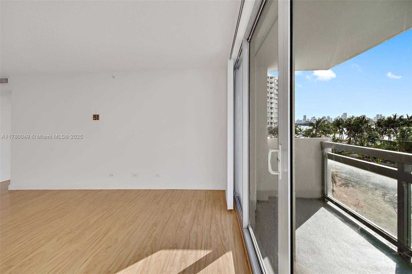 Small Image of 1500 BAY RD #S-1266, Miami Beach Number 11