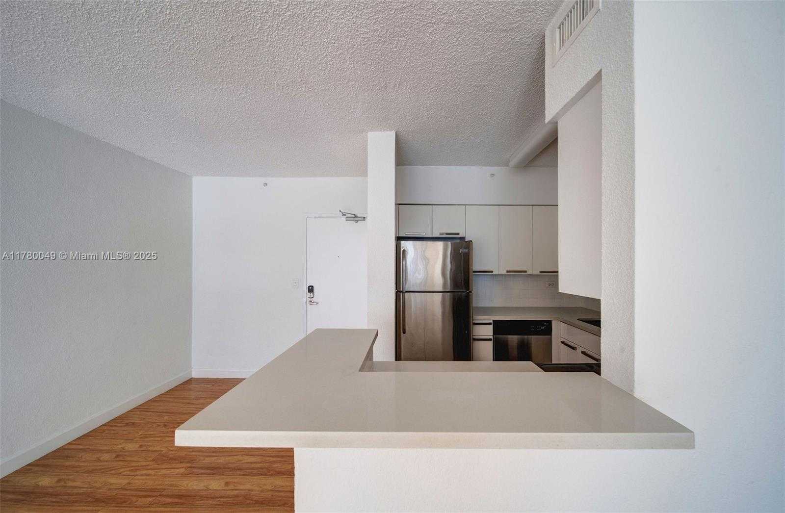 Small Image of 1500 BAY RD #S-1266, Miami Beach Number 5