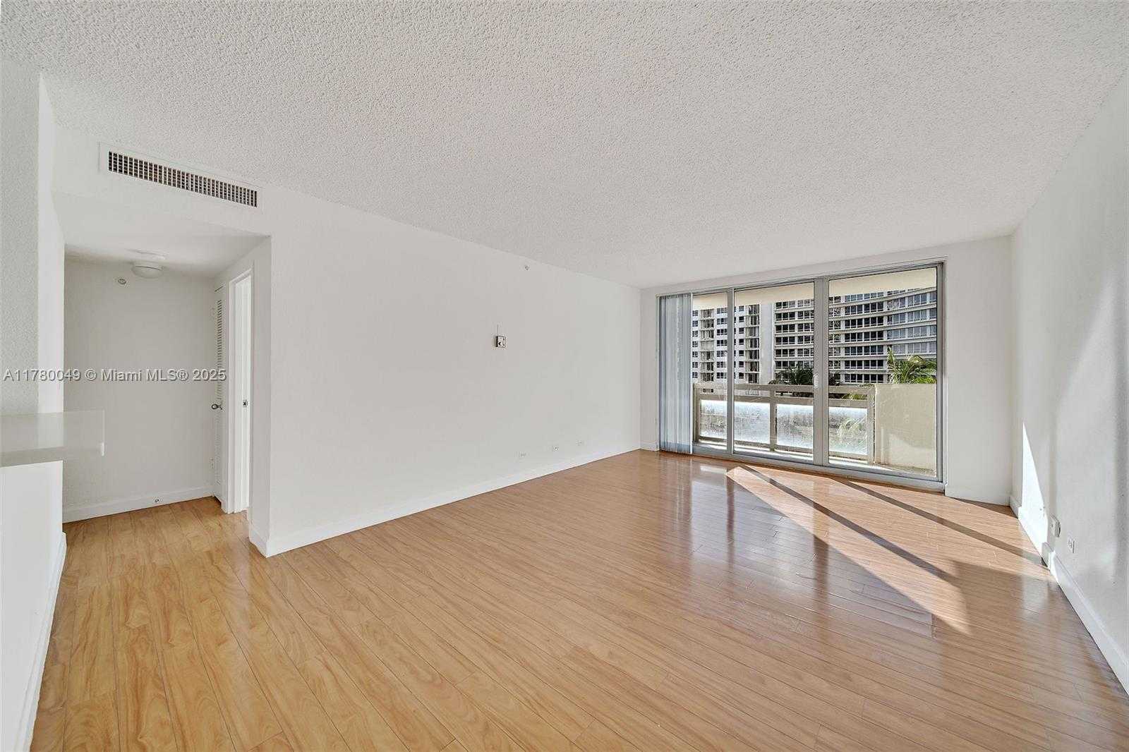 Small Image of 1500 BAY RD #S-1266, Miami Beach Number 6