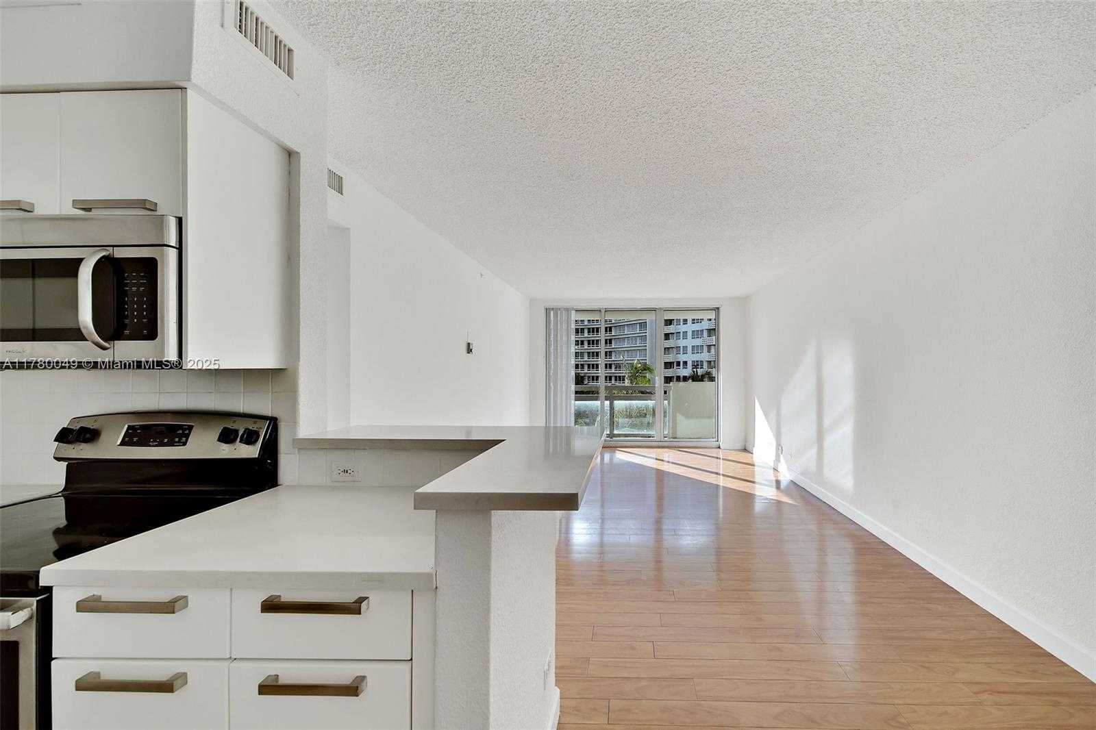 Small Image of 1500 BAY RD #S-1266, Miami Beach Number 7