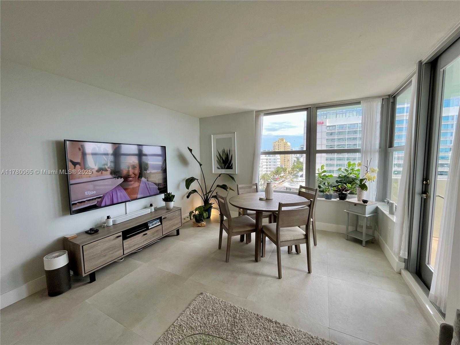 Small Image of 2899 COLLINS AVE #917, Miami Beach Number 10