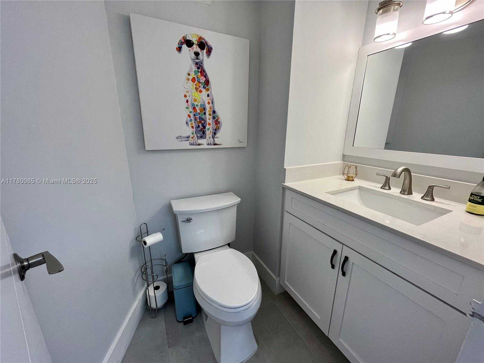 Small Image of 2899 COLLINS AVE #917, Miami Beach Number 16