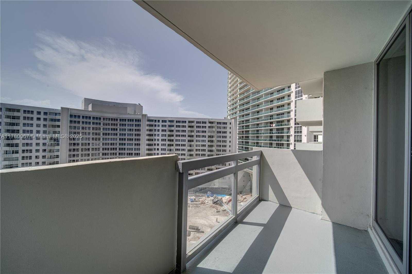 Small Image of 1500 BAY RD #S-0760, Miami Beach Number 11