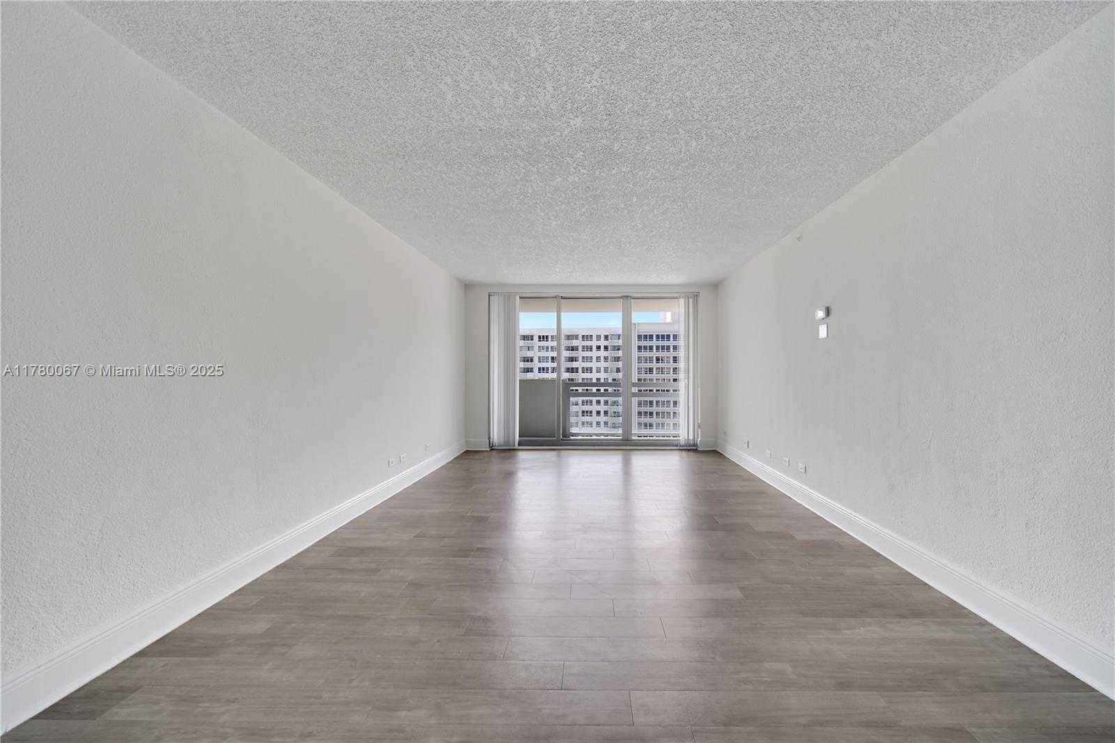 Small Image of 1500 BAY RD #S-0760, Miami Beach Number 12