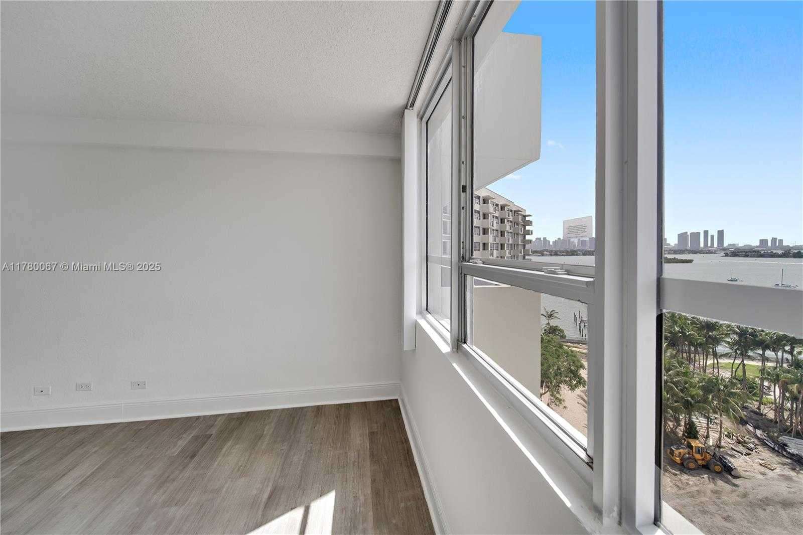 Small Image of 1500 BAY RD #S-0760, Miami Beach Number 16