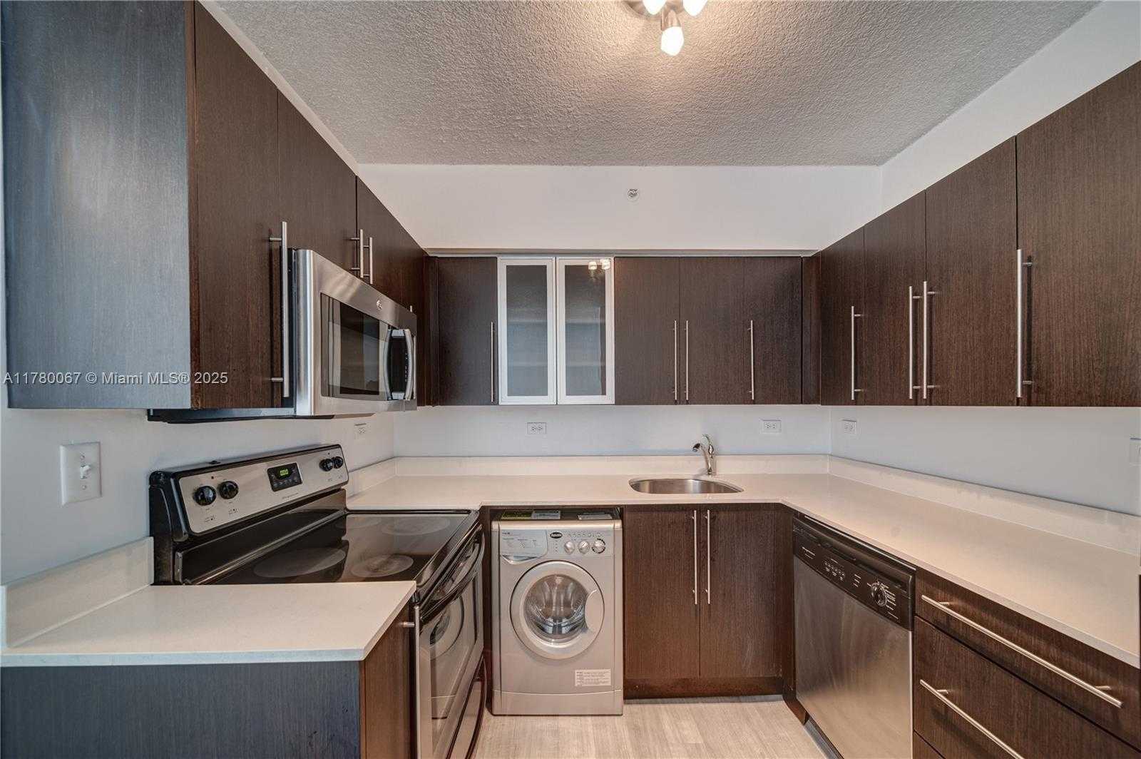 Small Image of 1500 BAY RD #S-0760, Miami Beach Number 7