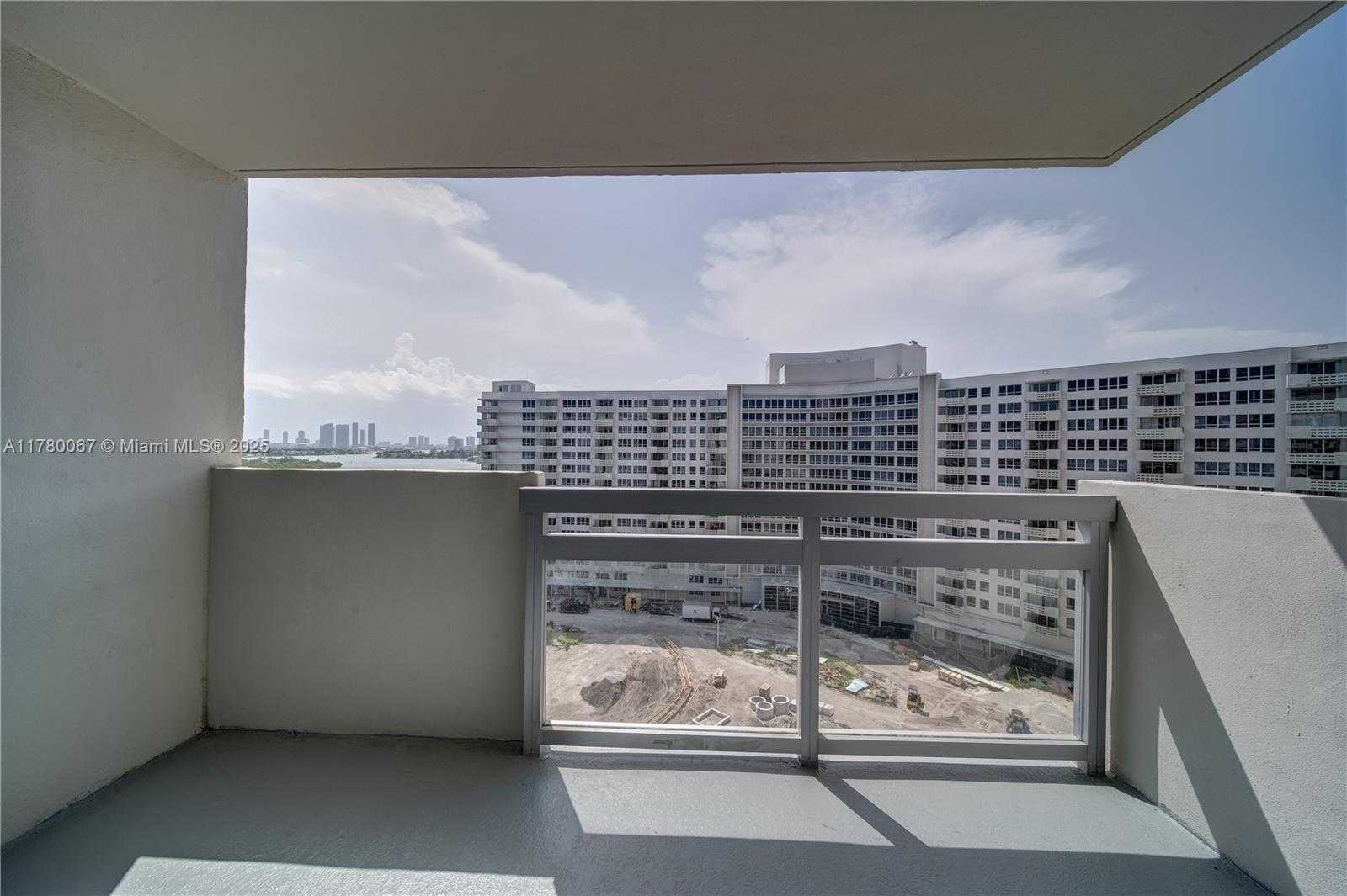 Small Image of 1500 BAY RD #S-0760, Miami Beach Number 9
