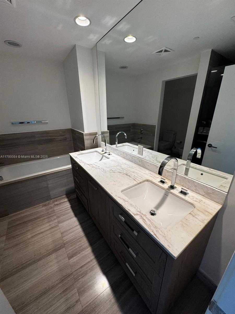 Small Image of 350 OCEAN DR #506N, Key Biscayne Number 10