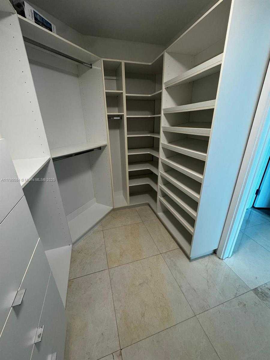 Small Image of 350 OCEAN DR #506N, Key Biscayne Number 11
