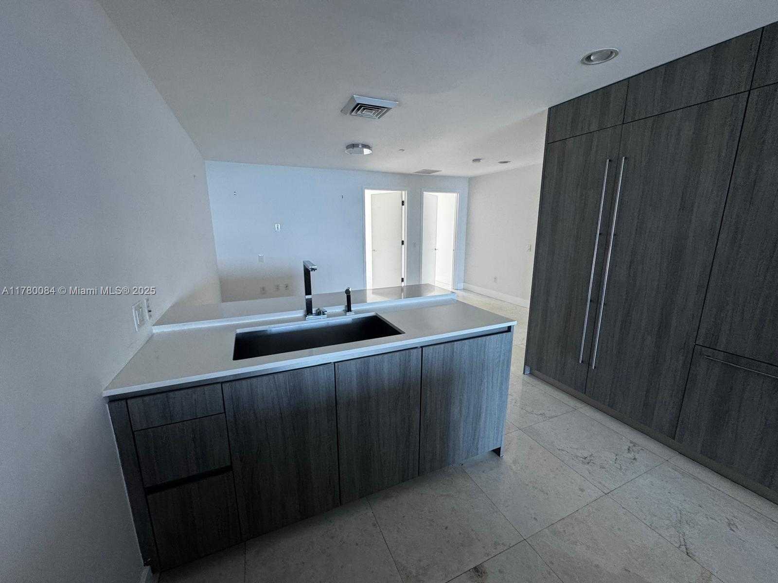 Small Image of 350 OCEAN DR #506N, Key Biscayne Number 7