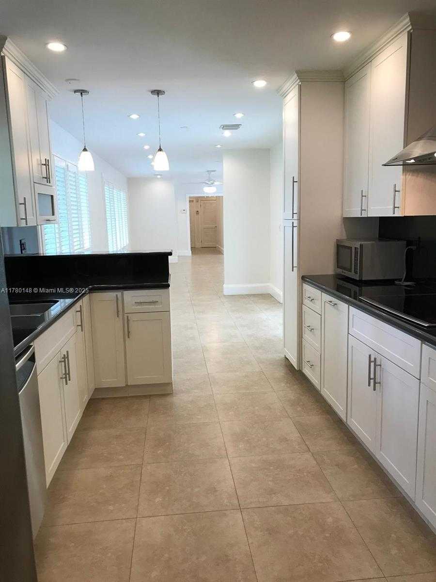 Small Image of 7790 SOUTH WEST 127TH ST, Pinecrest Number 12