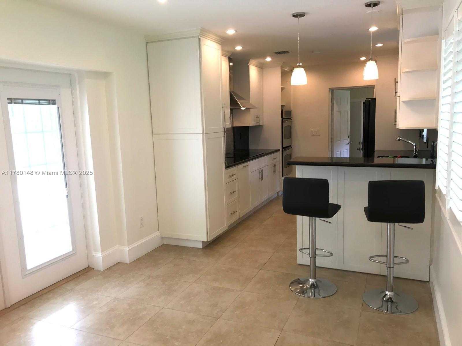Small Image of 7790 SOUTH WEST 127TH ST, Pinecrest Number 13