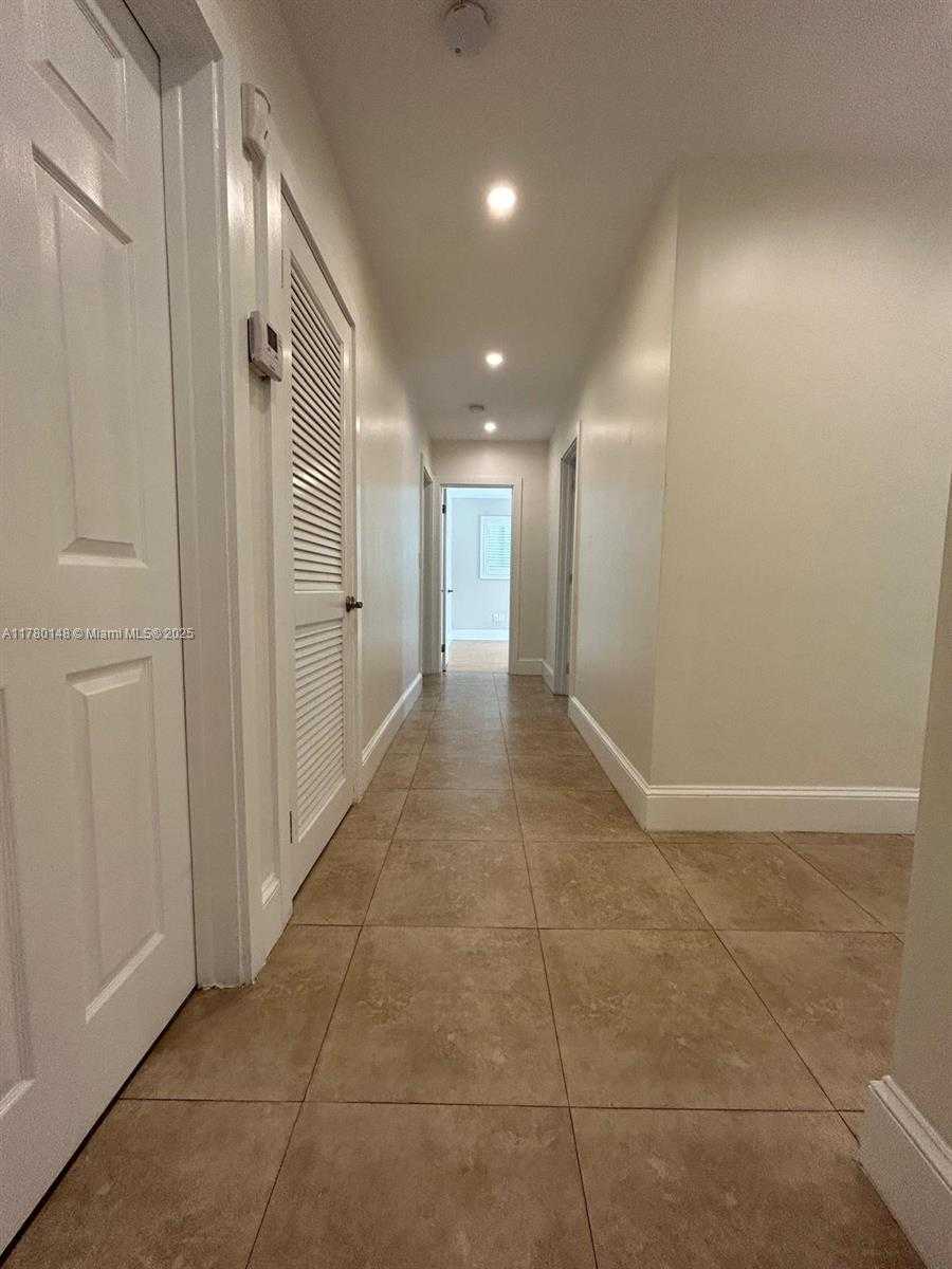 Small Image of 7790 SOUTH WEST 127TH ST, Pinecrest Number 14