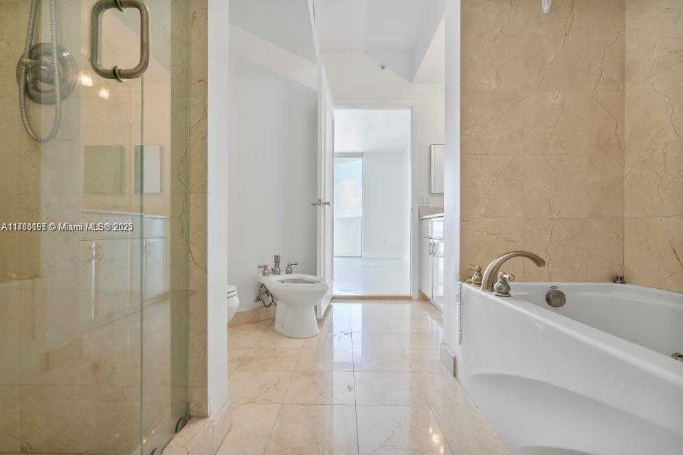 Small Image of 6365 COLLINS AVE #3309, Miami Beach Number 9