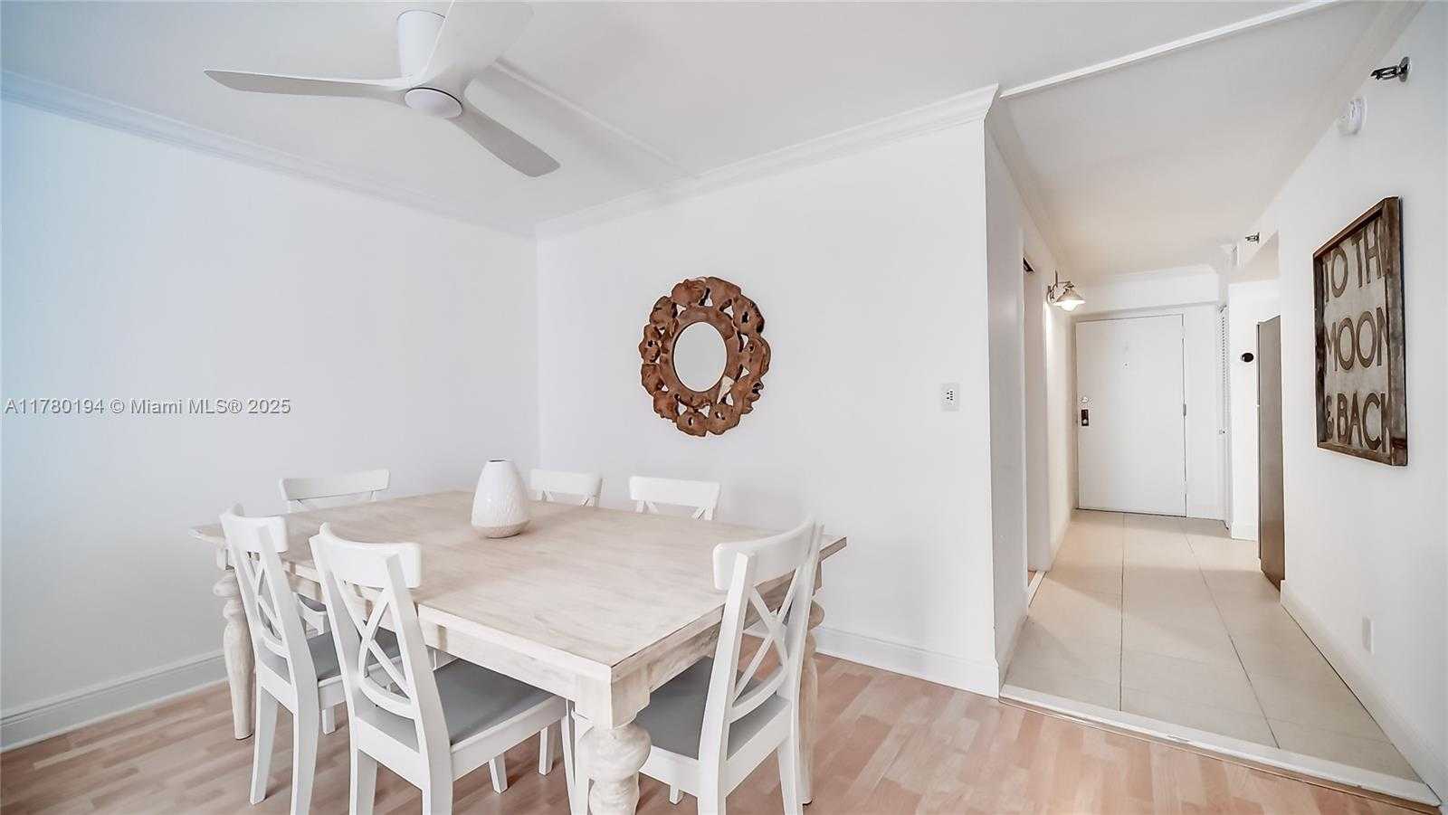 Small Image of 2401 COLLINS AVE #904, Miami Beach Number 4
