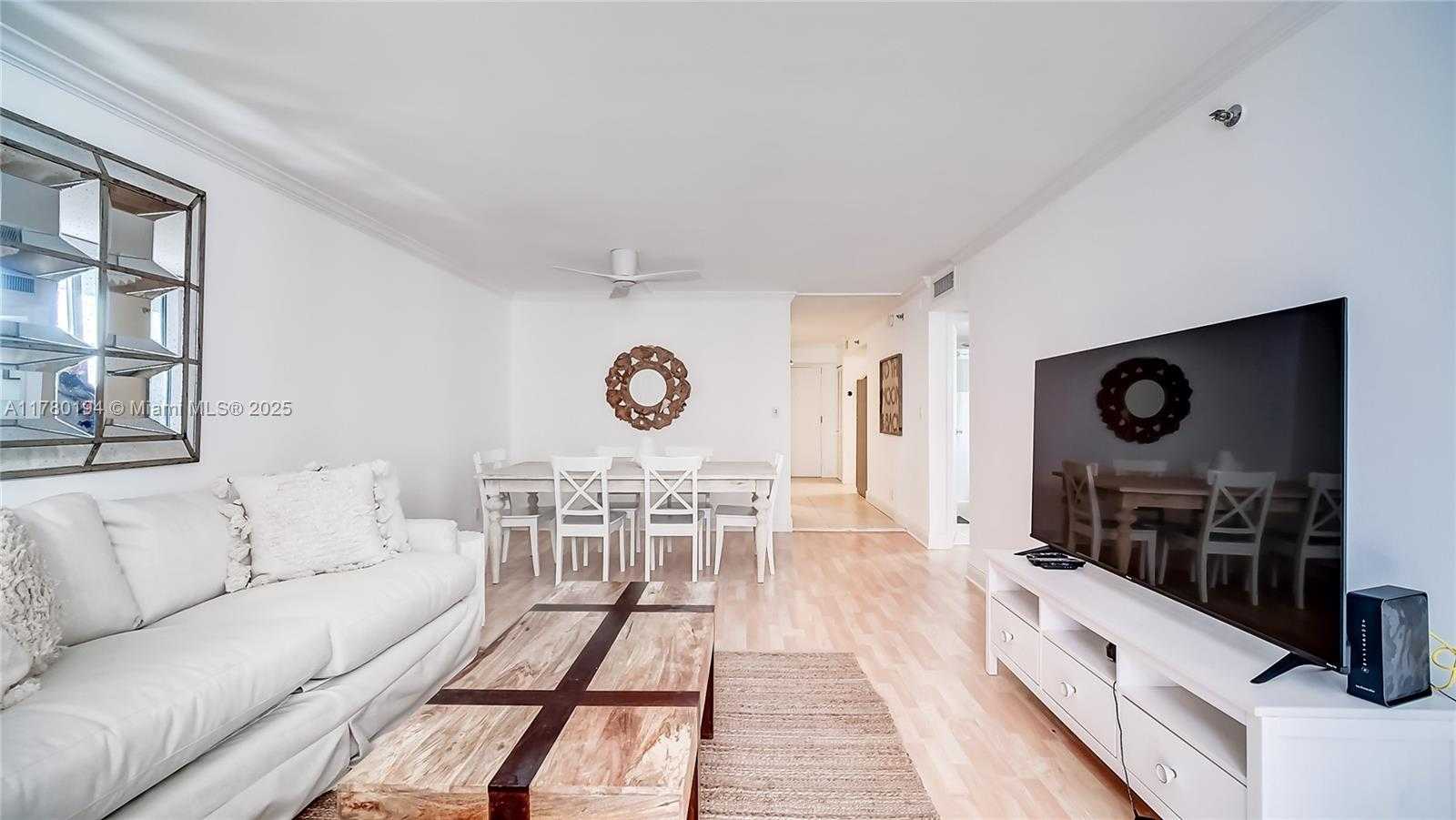 Small Image of 2401 COLLINS AVE #904, Miami Beach Number 7