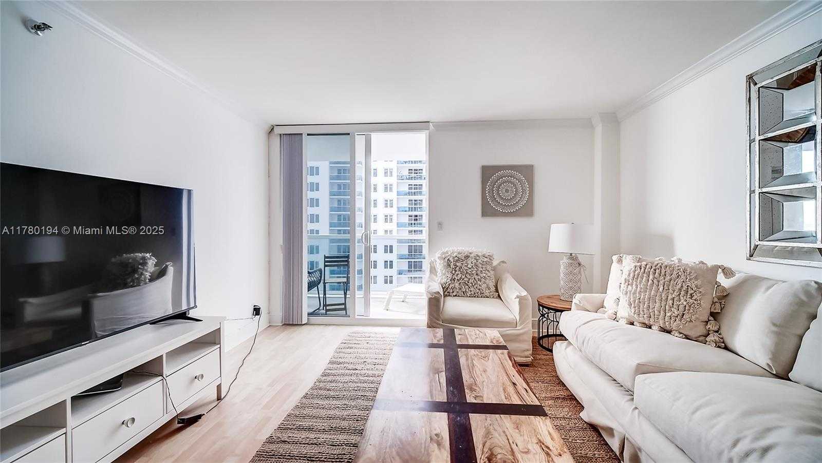 Small Image of 2401 COLLINS AVE #904, Miami Beach Number 8