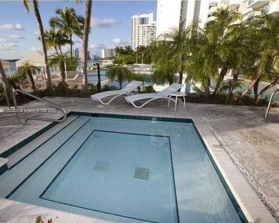 Small Image of 1000 WEST AVE #1201, Miami Beach Number 21