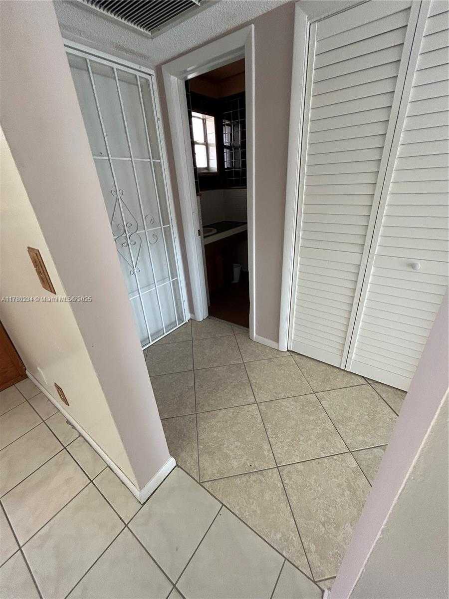 Small Image of 215 SOUTH EAST 3RD AVE #404C, Hallandale Beach Number 25