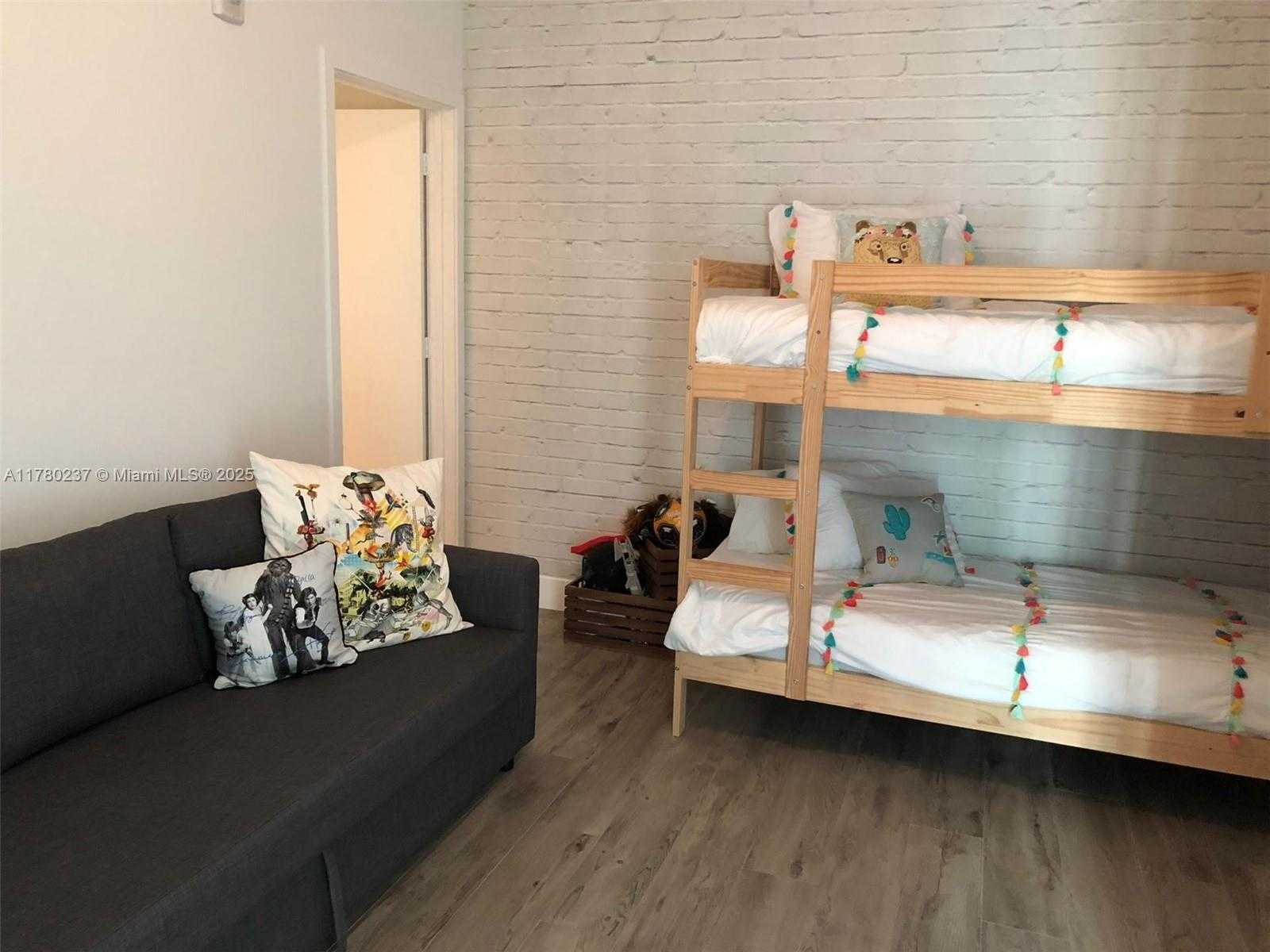 Small Image of 2900 NORTH EAST 7TH AVE #1701, Miami Number 2