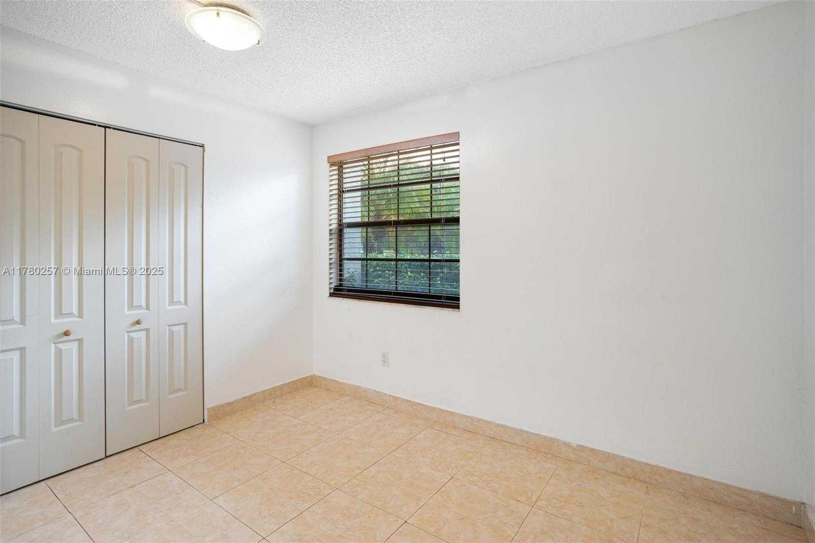 Small Image of 3553 MAGELLAN CIR #311-1, Aventura Number 15