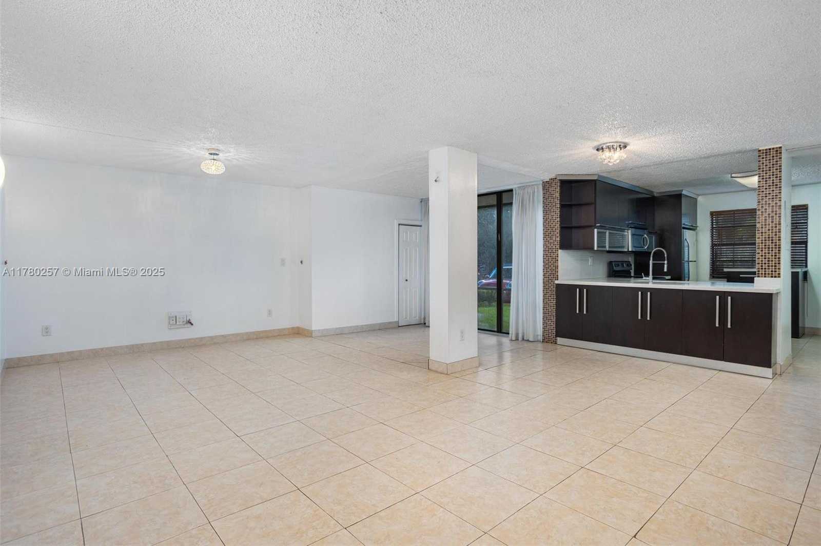 Small Image of 3553 MAGELLAN CIR #311-1, Aventura Number 7