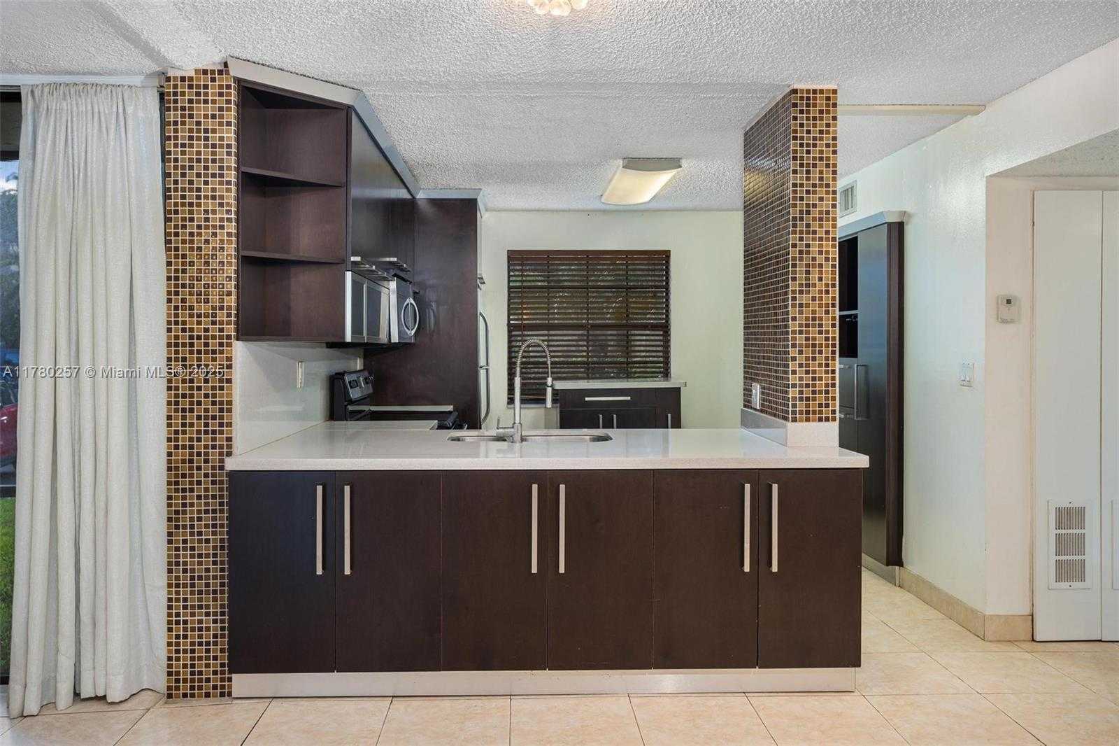 Small Image of 3553 MAGELLAN CIR #311-1, Aventura Number 9