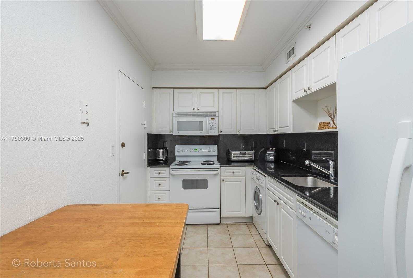 Small Image of 2501 SOUTH OCEAN DR #PH30, Hollywood Number 11